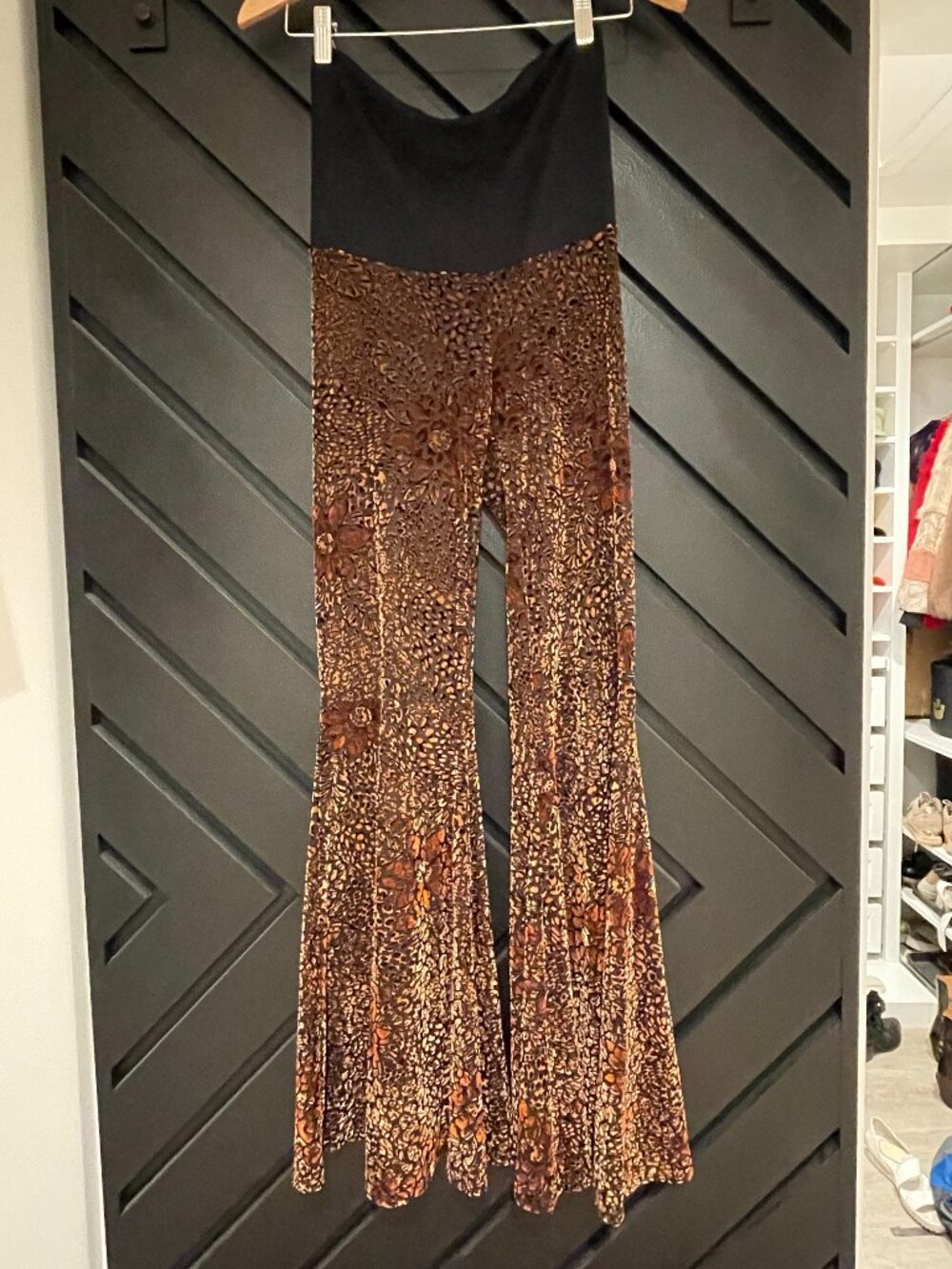 Temple Ro Burnout Velvet Bells - Picture 4 of 11